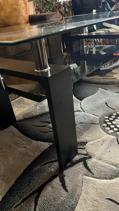 Холна стъклена маса