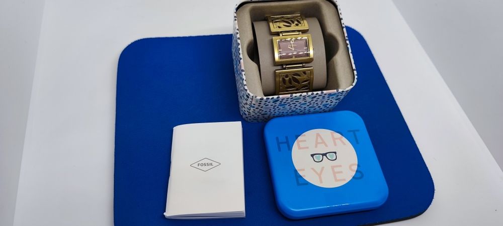 Дамски часовник гривна Fossil