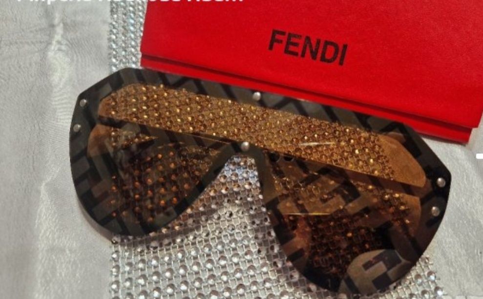 Слънчеви очила FENDI