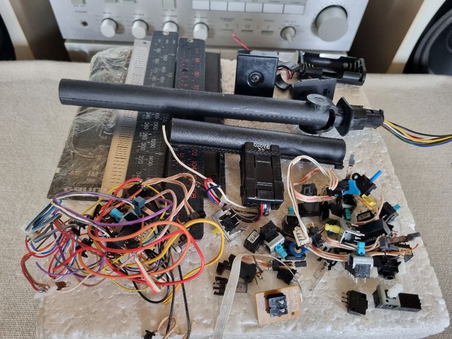 Pachet dif Antene rare, contactori mici, etc. Impecabile.