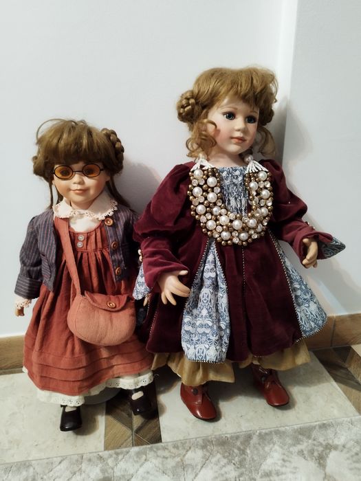 Papusa veche costumata