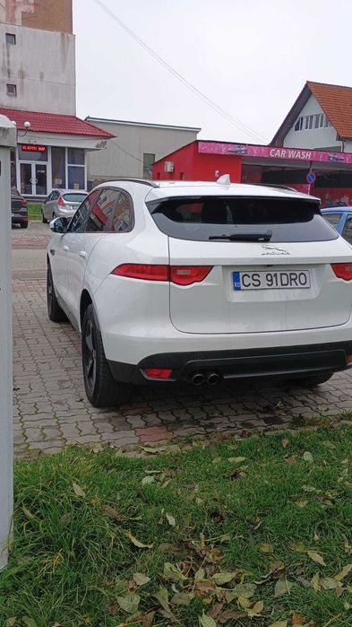 Jaguar F Pace 2017