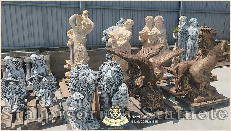 Statuete mari, din beton, pentru curte și grădină.