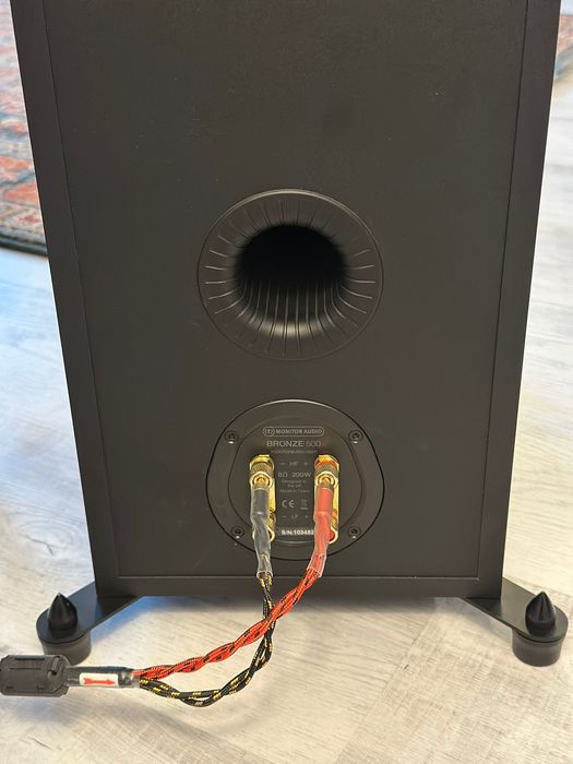 Boxe Monitor Audio BRONZE 500 k noi 200W-8 Ohmi in cutii, plase magnet
