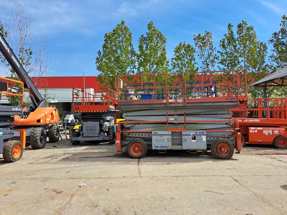 Societate vindem nacela foarfeca diesel4x4, 15m,16m,17m Vindem in RATE
