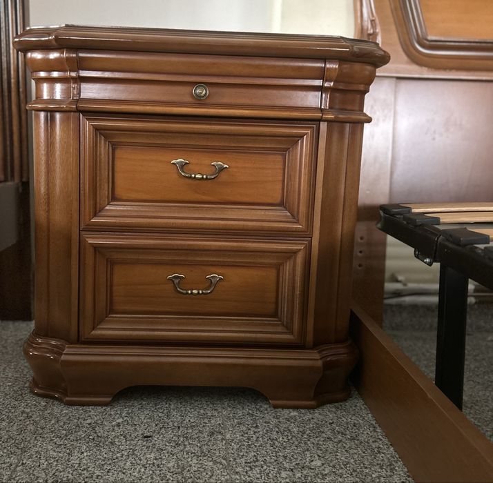 Mobilier dormitor din lemn