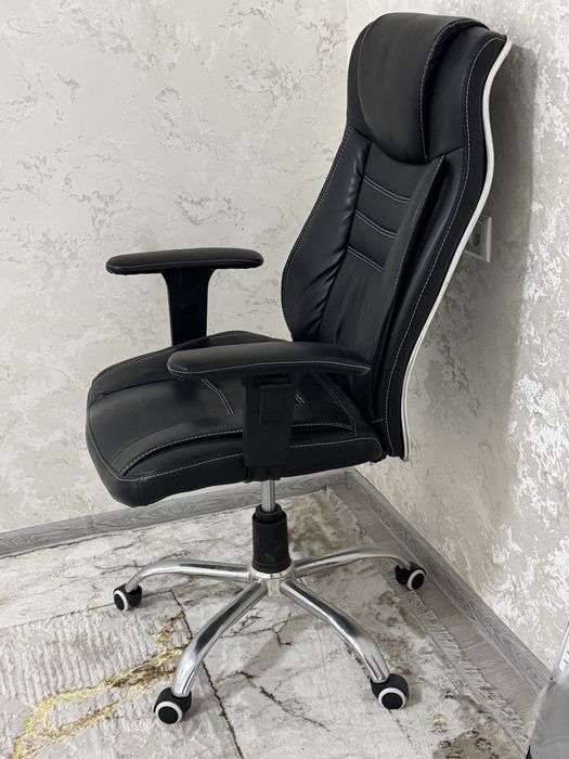 Кресло сотилади. Фарғона шахар марказидан олиб кетишларинг мумкин