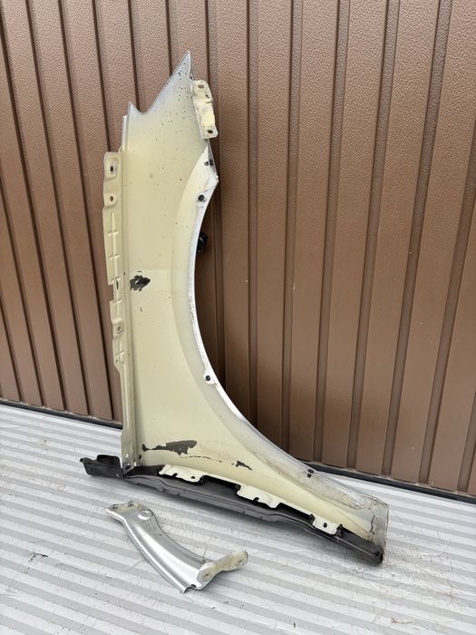 Aripa st fata Skoda Suparb 3 cod de culoare LA7W 2015-2020