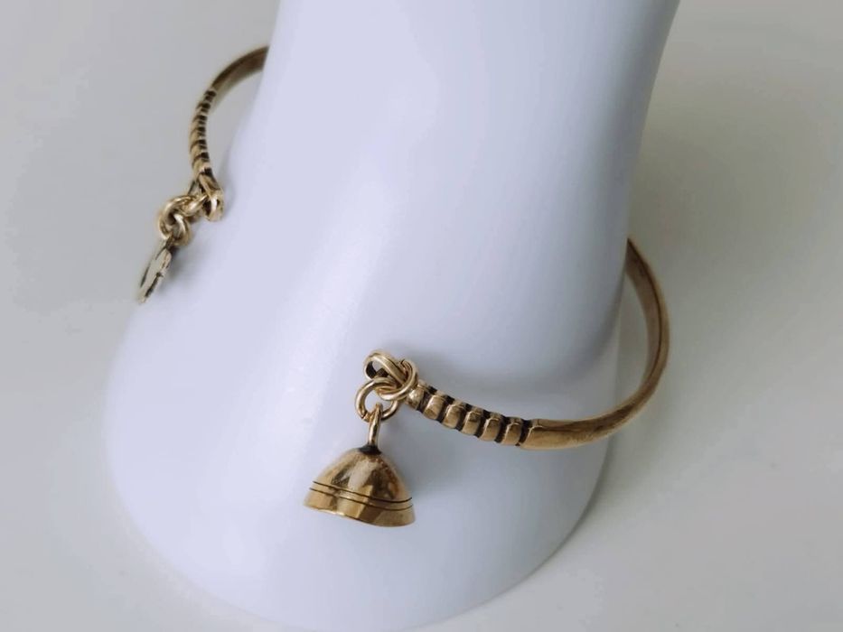 Bratara semi-fixa veche din bronz, Kalevala Koru