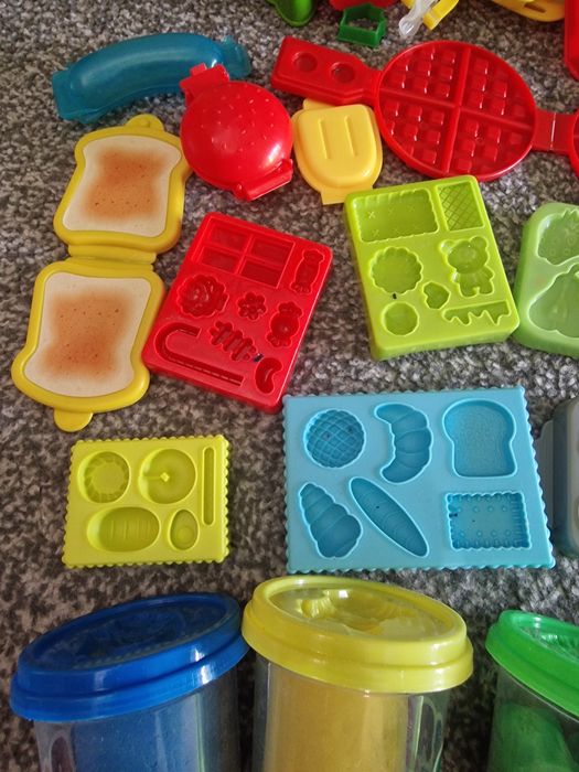 Форми,молдове за пластелин,кола с дистанционно, тетрис попет