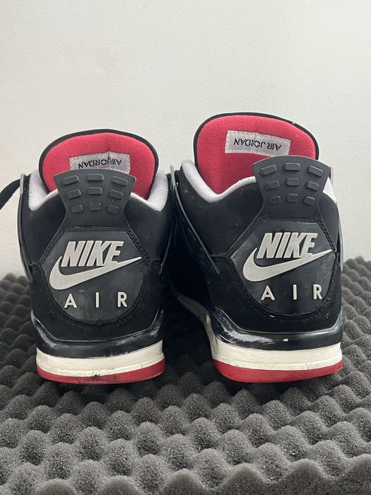 Air Jordan 4 Bred