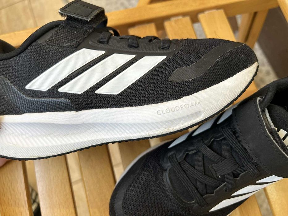 Детски маратонки Adidas номер 32