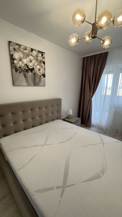 Inchiriez Studio 42,8 mp + balcon 10 mp