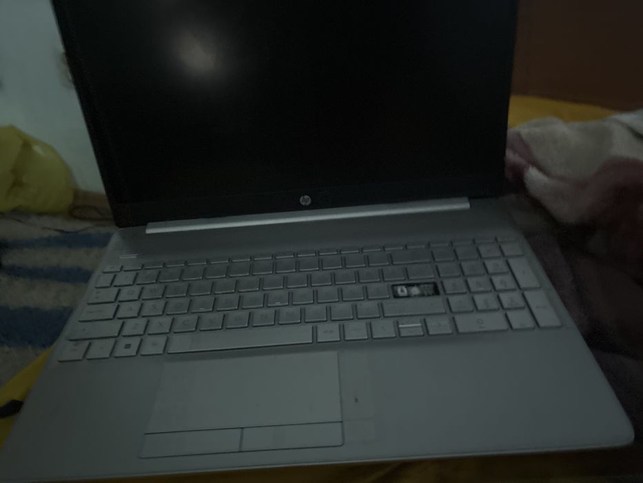 Laptop HD de 3 ani fara SHIFT