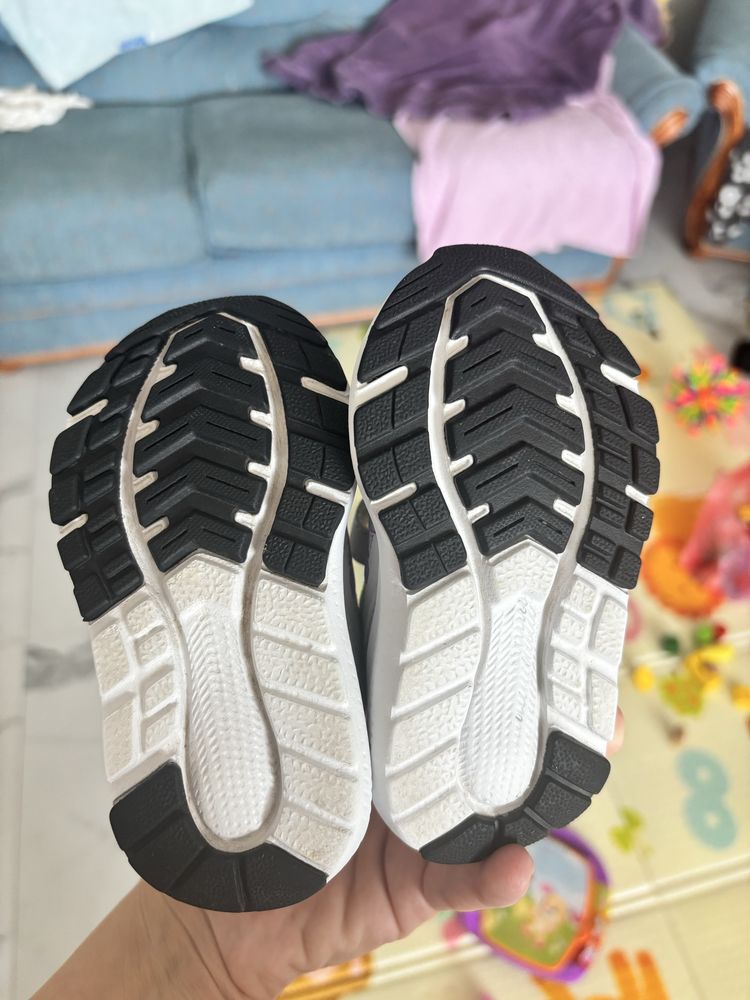 Бебешки маратонки NewBalance