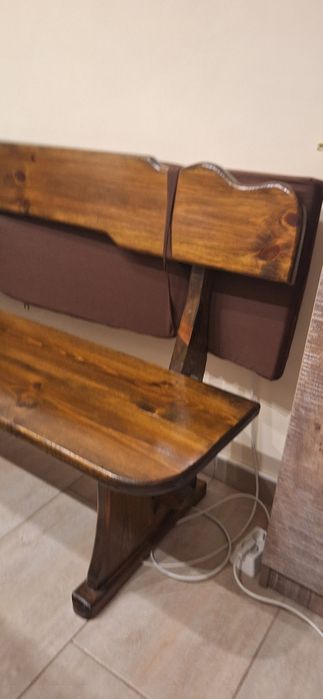 Масивна  дървена  пейка