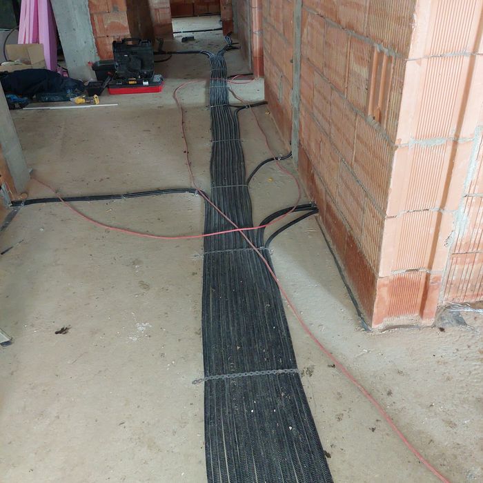 ELECTRICIENI AUTORIZATI ANRE instalatii electrice urgente .