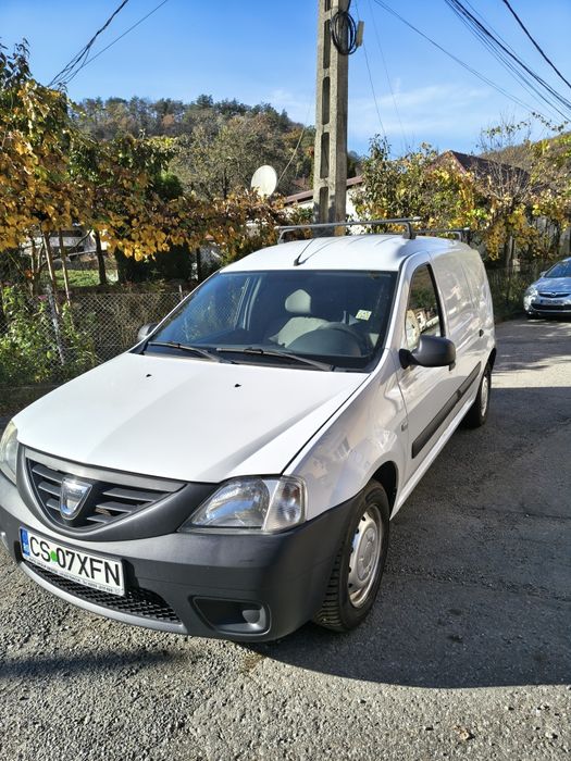 Vând Dacia Logan Van