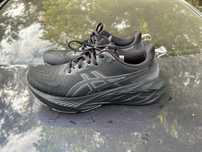 Asics Novablast 4 marimea 42