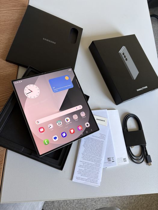 Samsung Galaxy Z Fold 6 512Gb Silver Shadow impecabil
