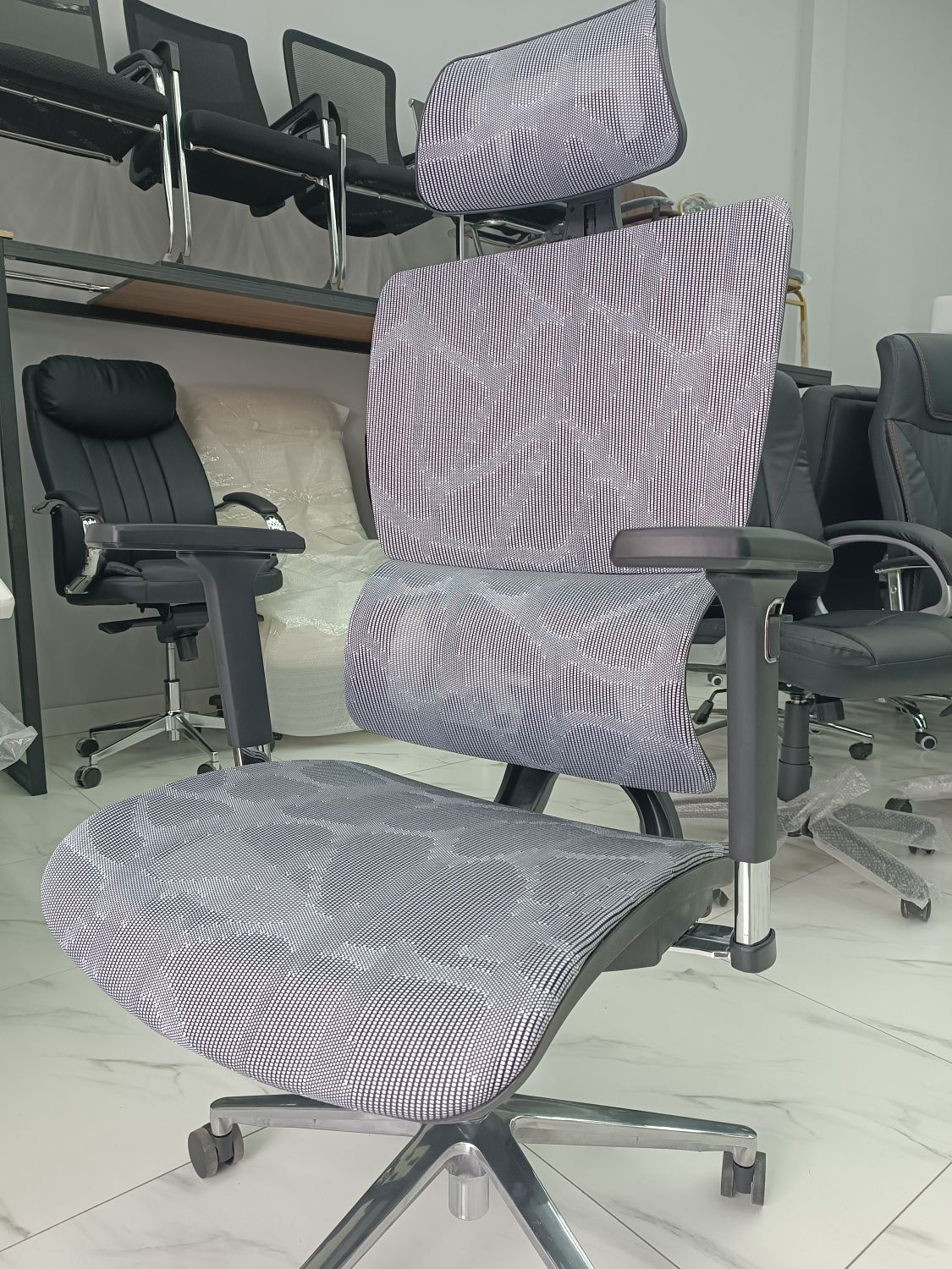 Кресло для офиса , yangi uslubdagi Kreslolar

кресла для руководите