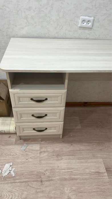 Продаётся стол в отличном состоянии