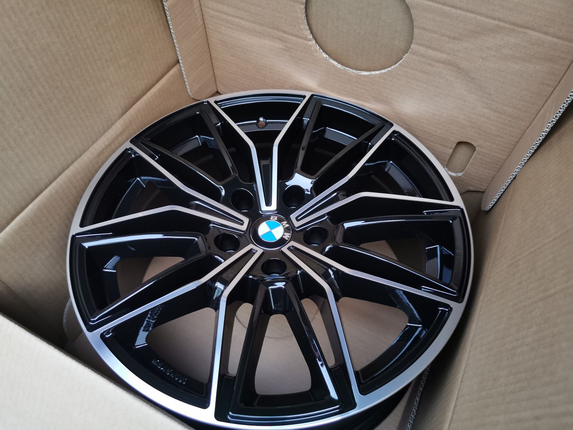 Vand jante de aliaj pentru BMW pe 19 marca Gmp model specter