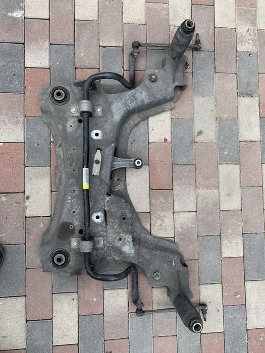 Punte jug cadru Megane 3 stare f buna! ORICE PIESA DISPONIBILA!