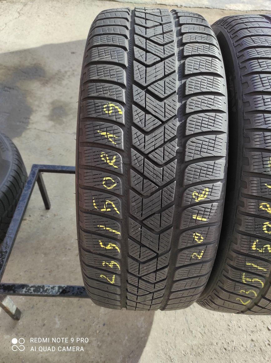 Vând anvelope m+s  iarna 235/50r19 PIRELLI