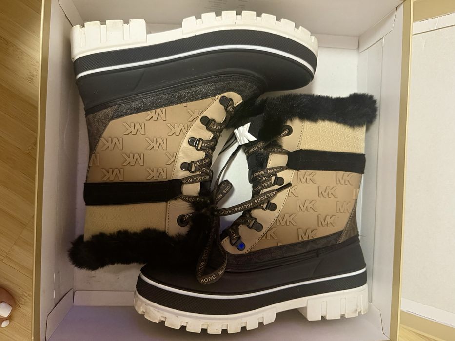 Зимни ботуши Michael Kors