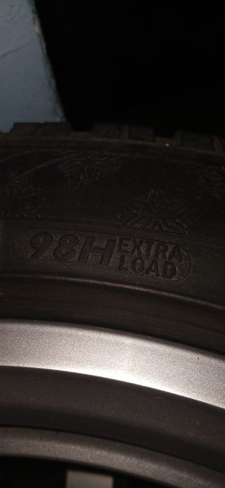 Vând cauciucuri de iarnă