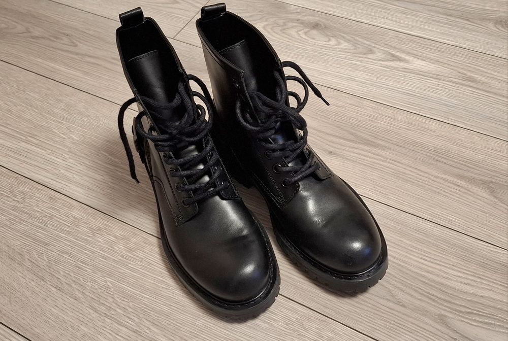 Bocanci piele ZARA, 41, noi