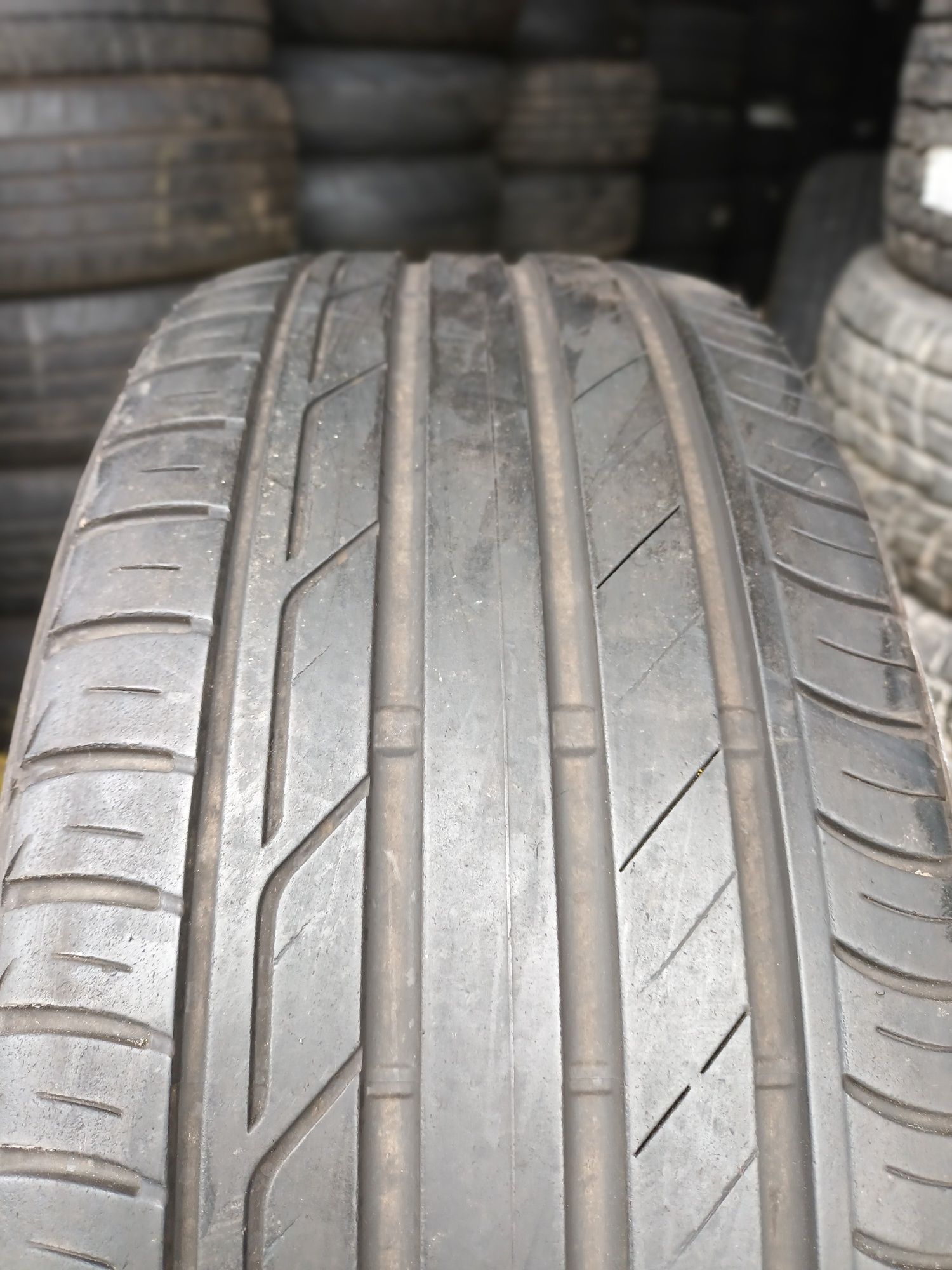 215 50 R 18 92W BRIDGESTONE ДОТ 1317