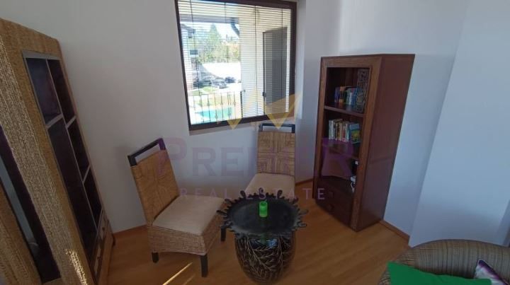 Дава се под наем Тристаен апартамент в Варна, м-т Траката - 104 кв.м за 714 € - Снимка #2