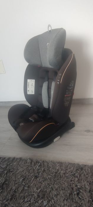 Vând scaun auto pt copii Coccolle cu Isofix
