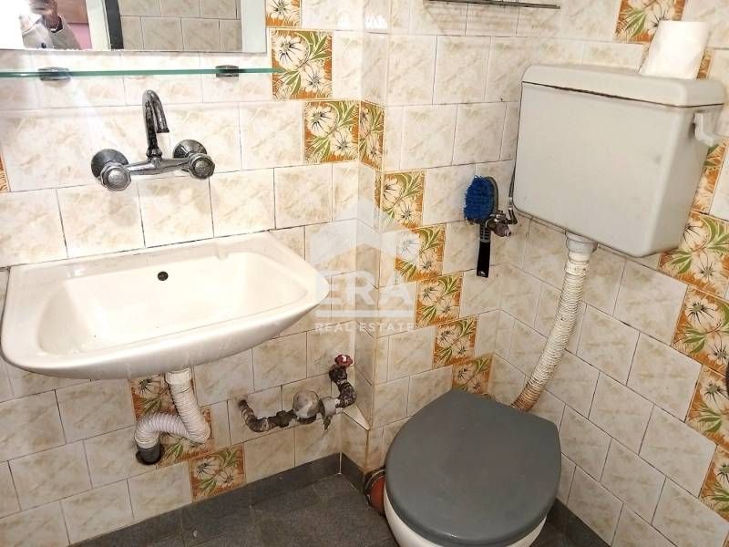 Монолитна гарсониера 45кв. до училище Св. Иван Рилски