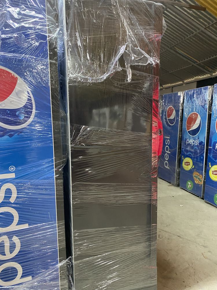 Vitrina frigorifica cu o usa verticala si led