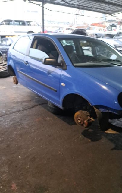 Usa stanga fata Volkswagen VW Polo a 4-a generatie 9N