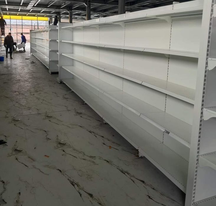 Vând rafturi de magazin mai multe