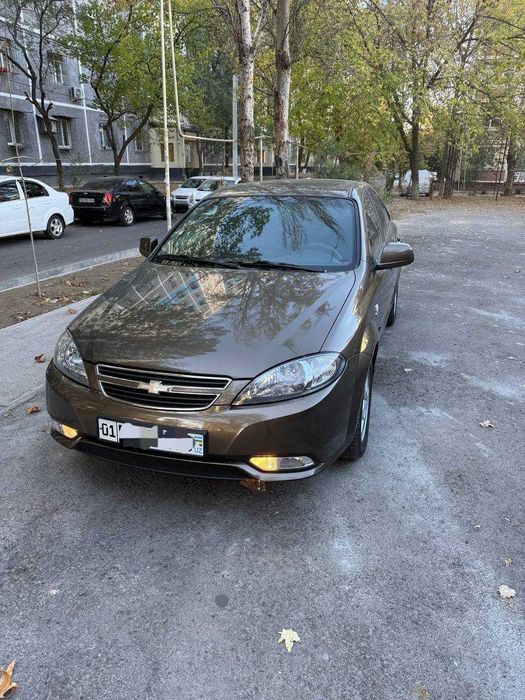 Продается Lacetti полный фул 2023 года в отличном состоянии