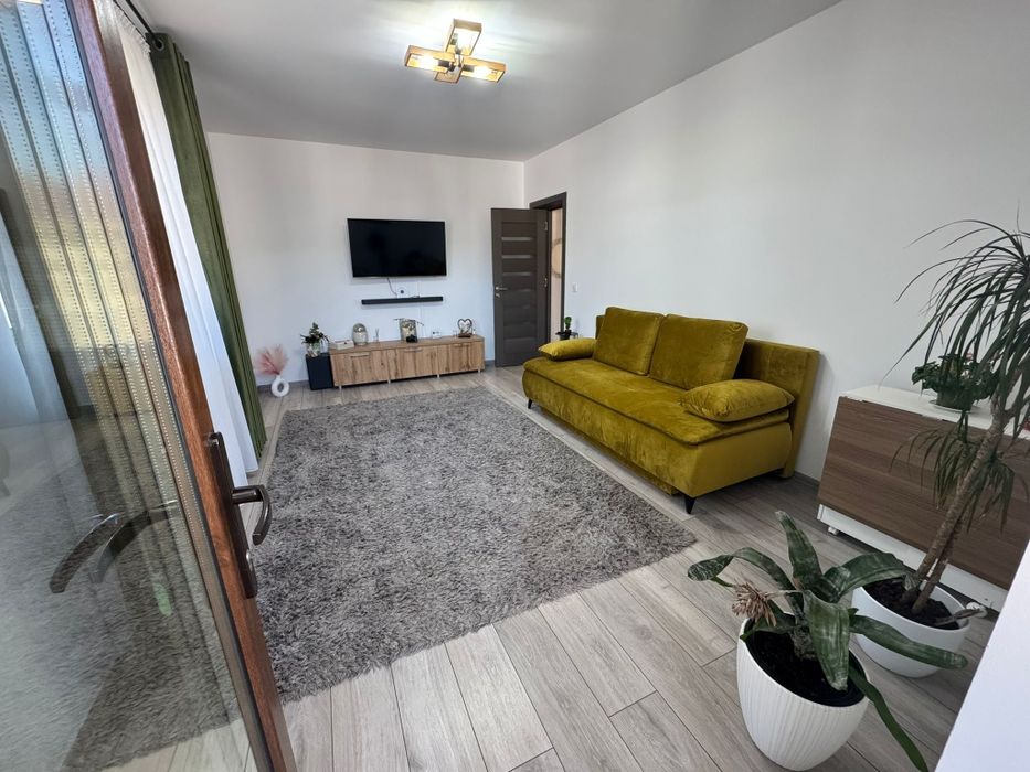 De vanzare/ apartament 3  camere situat la etajul 2/ zona Trivale