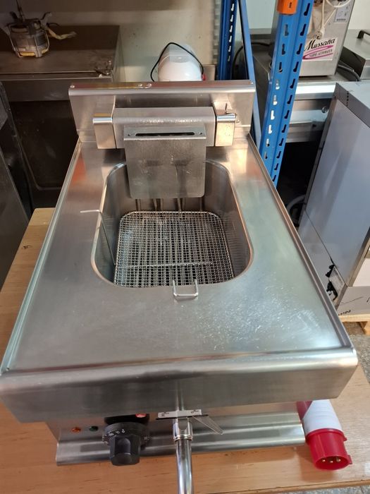 Friteuza electrică