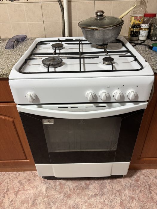 Продам газ плиту. Газ плита в хорошем состояний. Продам газ плиту в хо