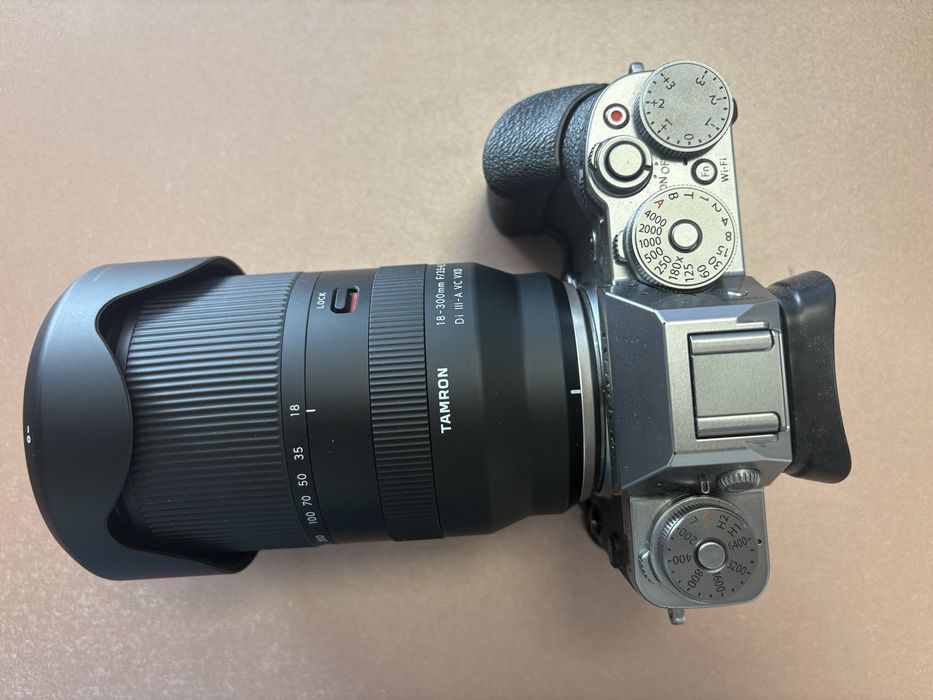 Vand PACHET Fuji X-T1 si obiective + accesorii