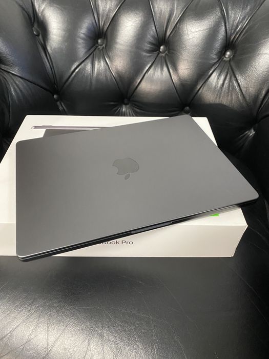 MacBook Pro 14-inch/ M4 Pro / 24 Gb RAM / 1 TB / Black / Ca nou