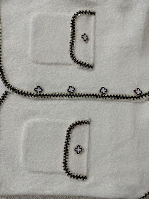 Бяло пухено елече