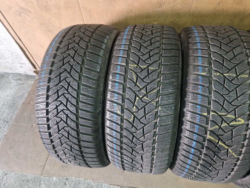 4 Dunlop R17 225/50
зимни гуми 
DOT4820