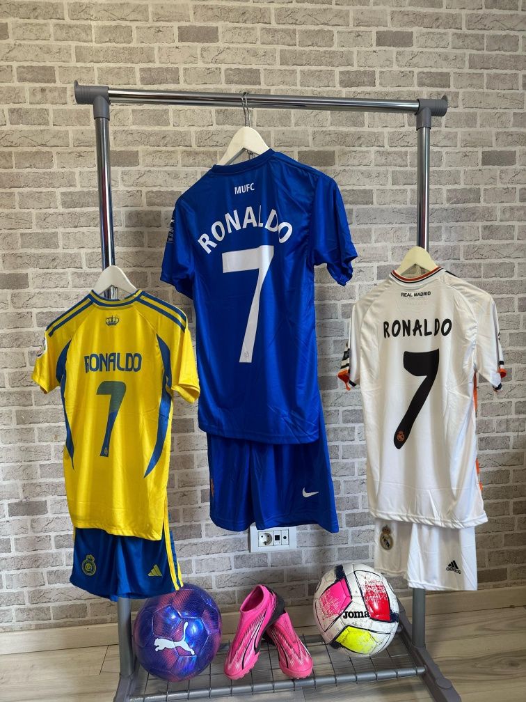 Echipamente sport fotbal pentru copii 5-12 ani – NOI

Vând echipamente