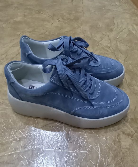 Продам обувь красовки женские 38 р 20000 т