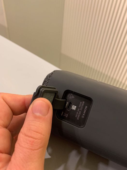 Vand boxa Sony XE200